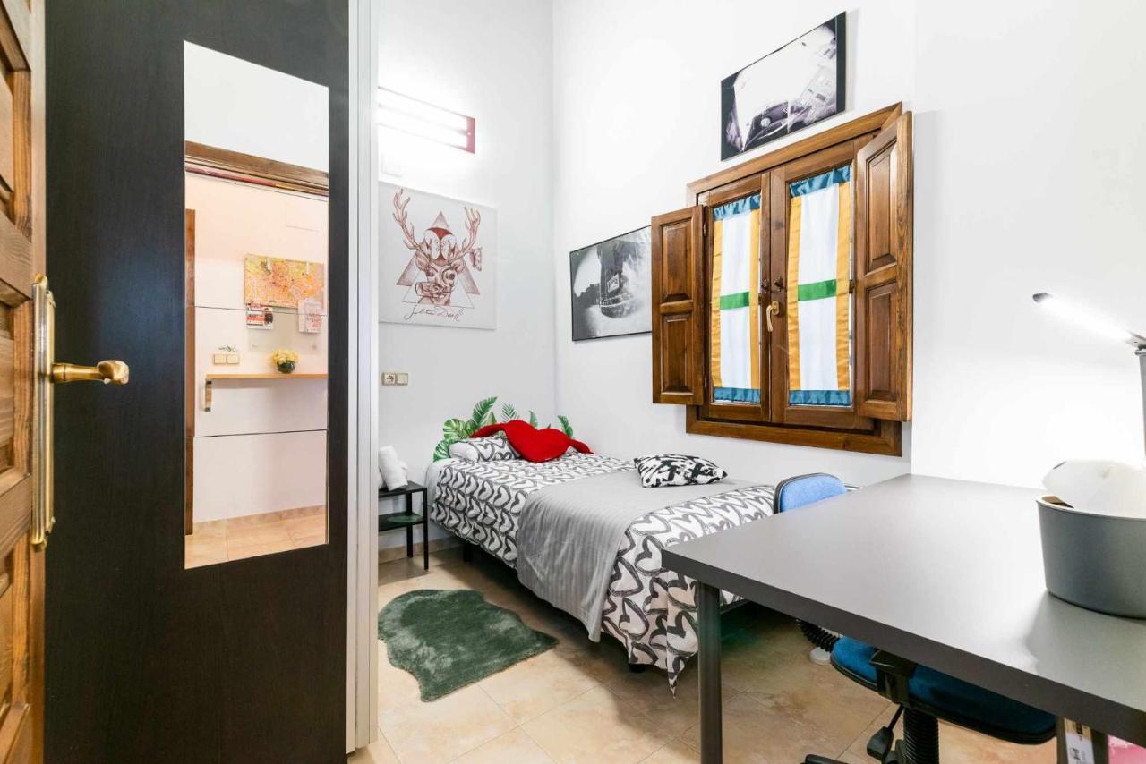 Comodo Y Moderno Apartamento Centro Granada Luaran gambar