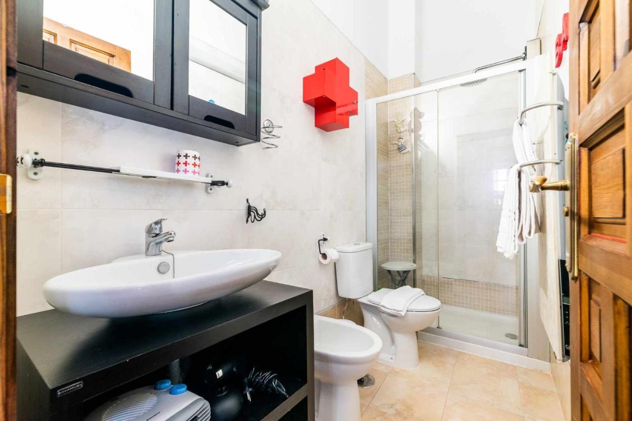 Comodo Y Moderno Apartamento Centro Granada Luaran gambar