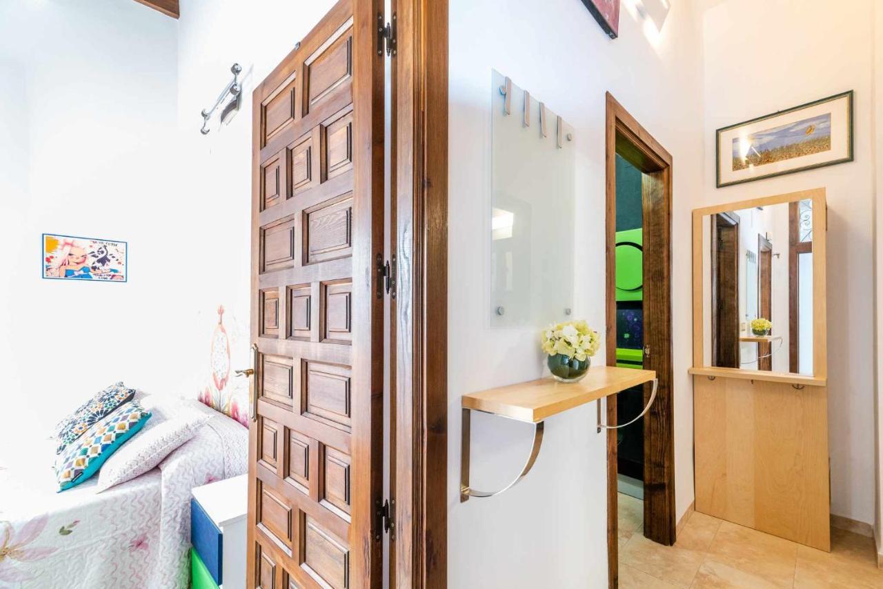 Comodo Y Moderno Apartamento Centro Granada Luaran gambar