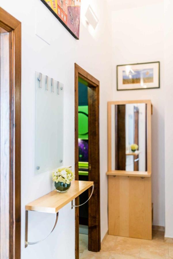 Comodo Y Moderno Apartamento Centro Granada Luaran gambar